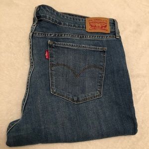 Levi’s 711 Skinny Jeans